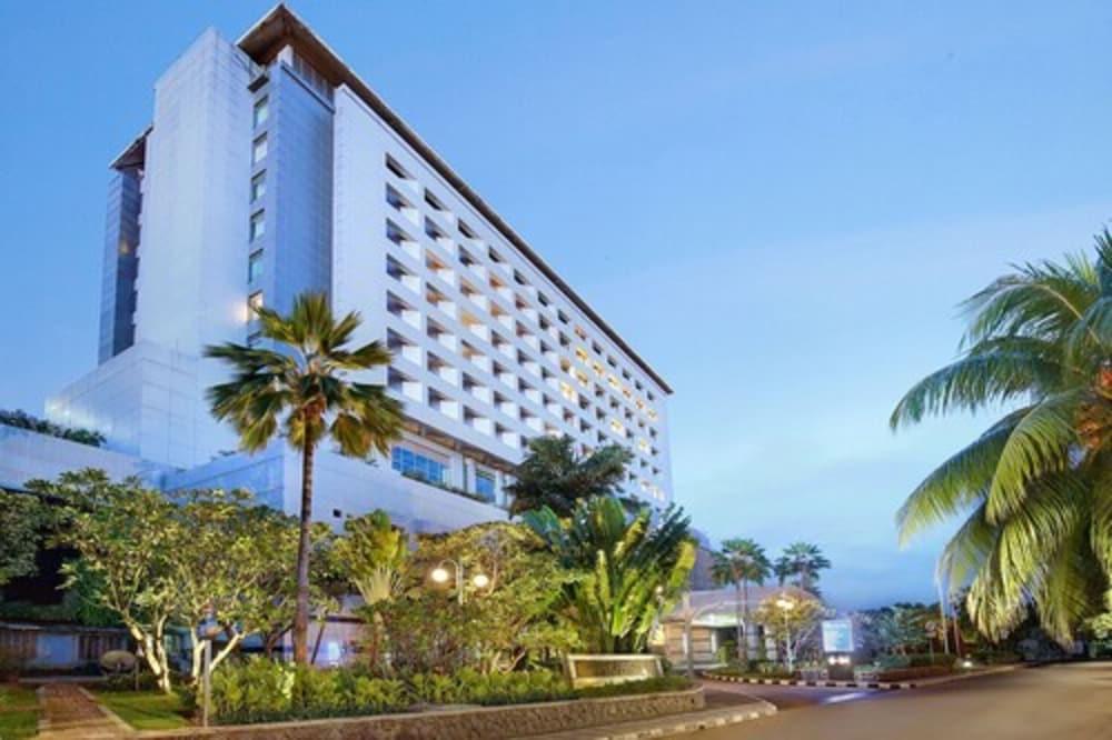 Hotel Bidakara Jakarta Exteriör bild