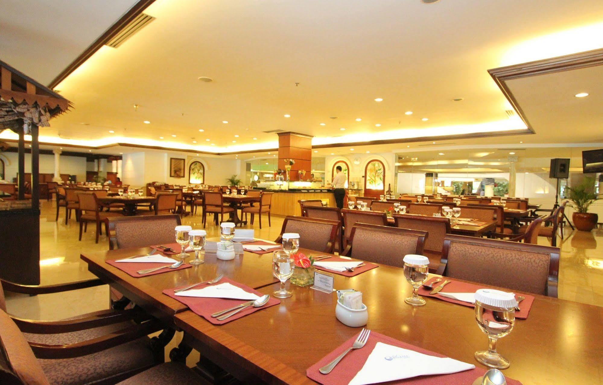 Hotel Bidakara Jakarta Exteriör bild