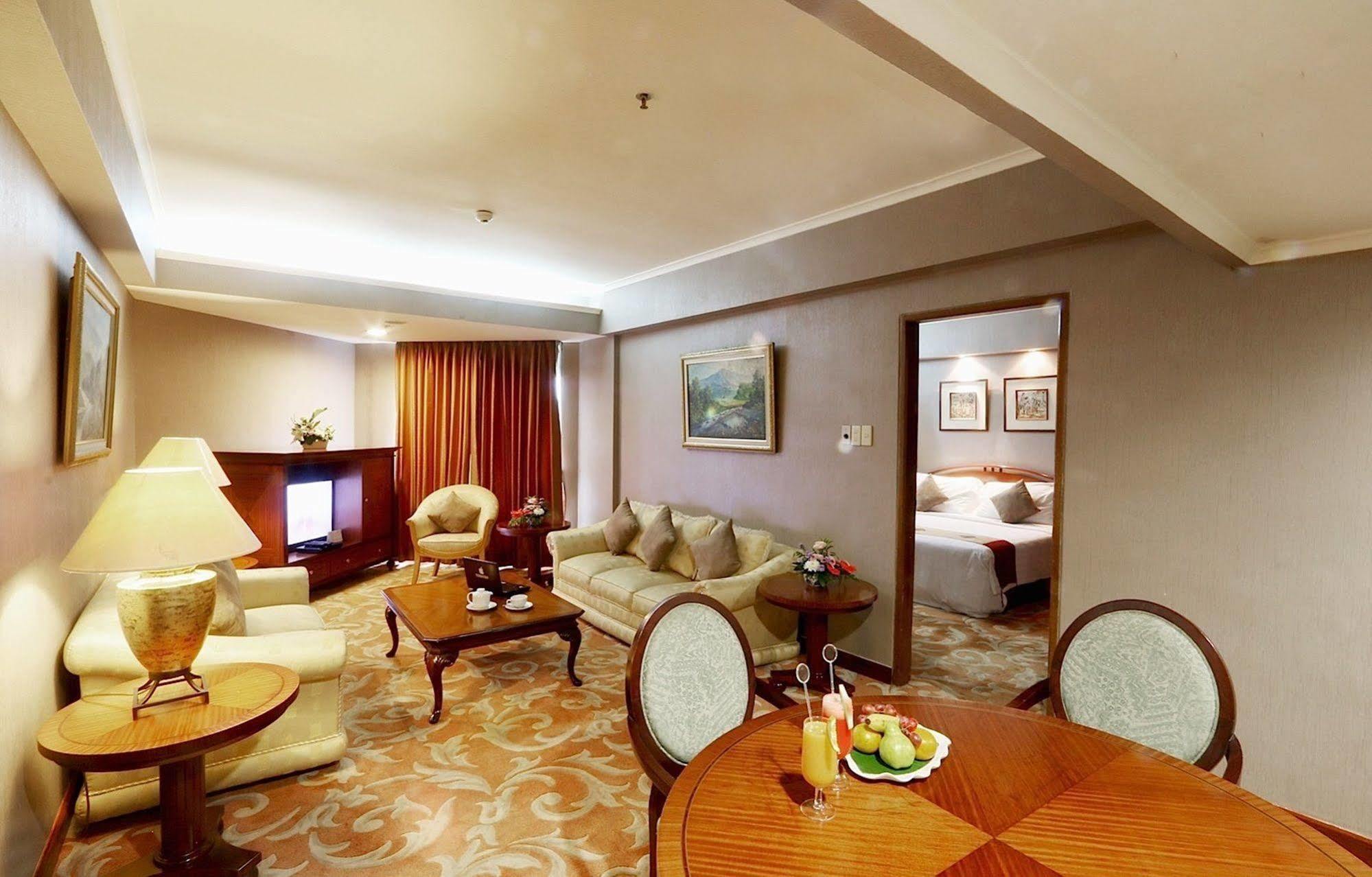 Hotel Bidakara Jakarta Exteriör bild
