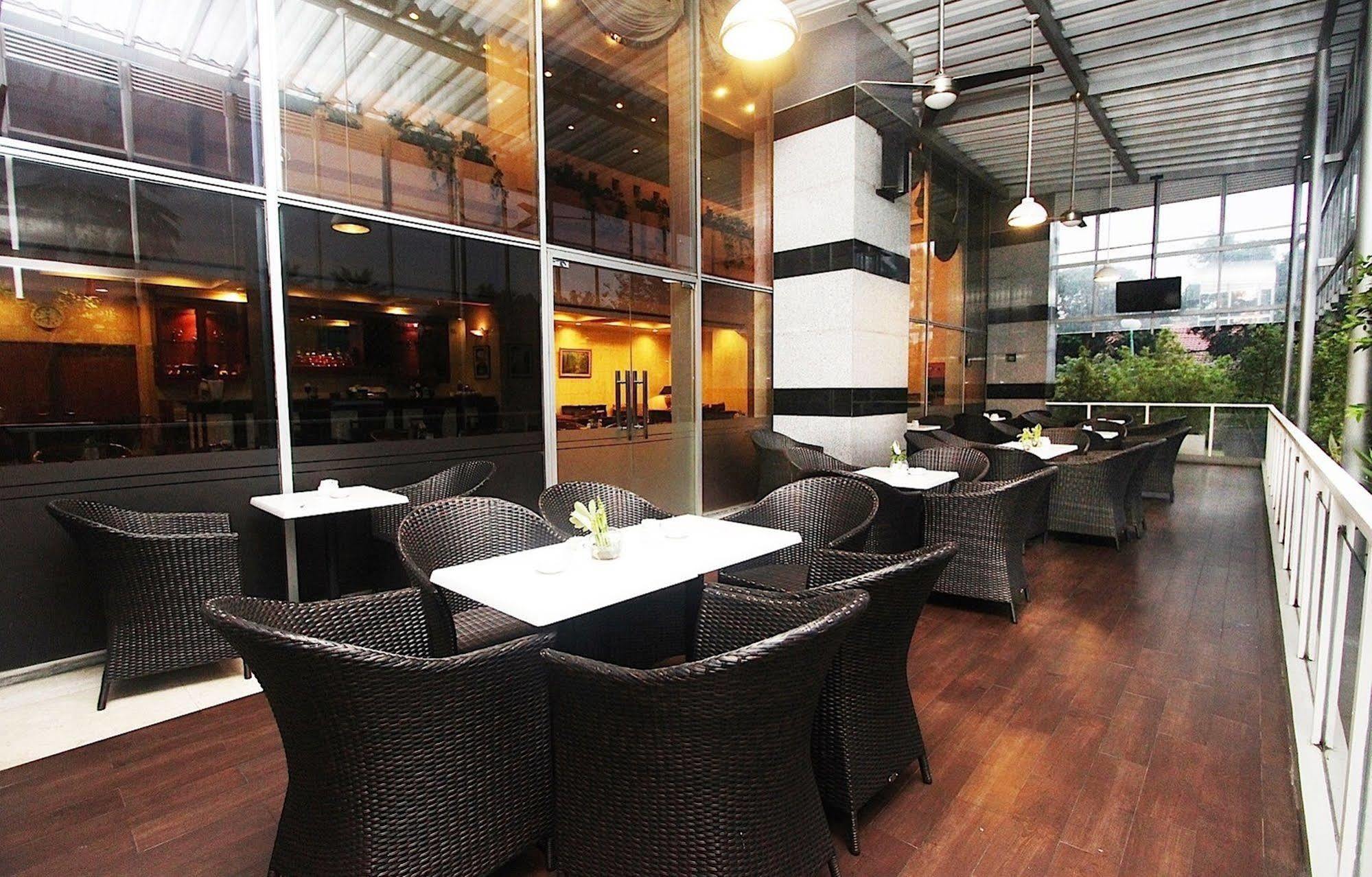 Hotel Bidakara Jakarta Exteriör bild